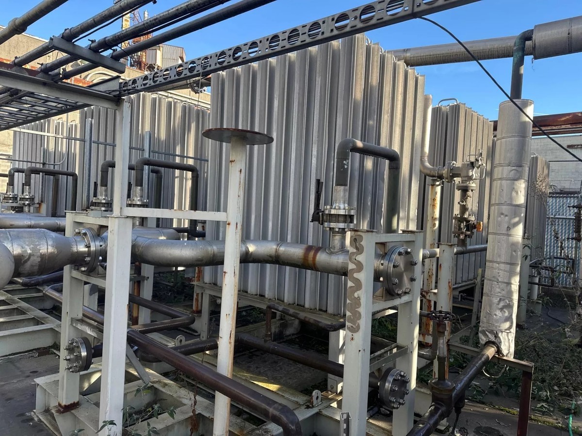 Cryogenic Atmospheric Vaporizer Array