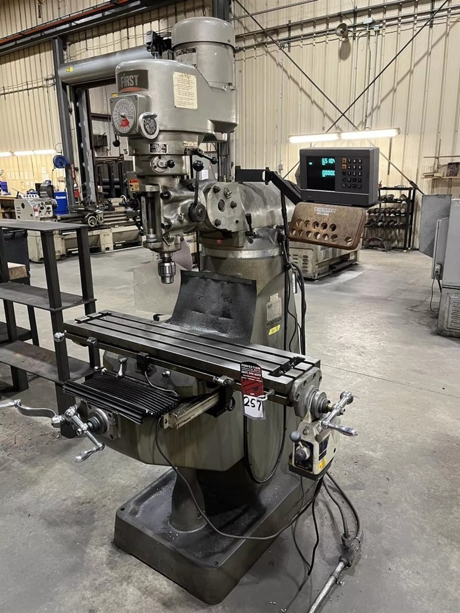 FIRST LC-11/2VS 2 HP Vertical Mill