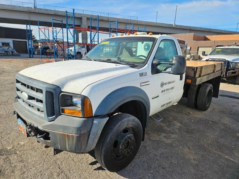 2006 Ford Flatbed Truck, Regular Cab, 9' Flatbed, Diesel, Model # F-450XL