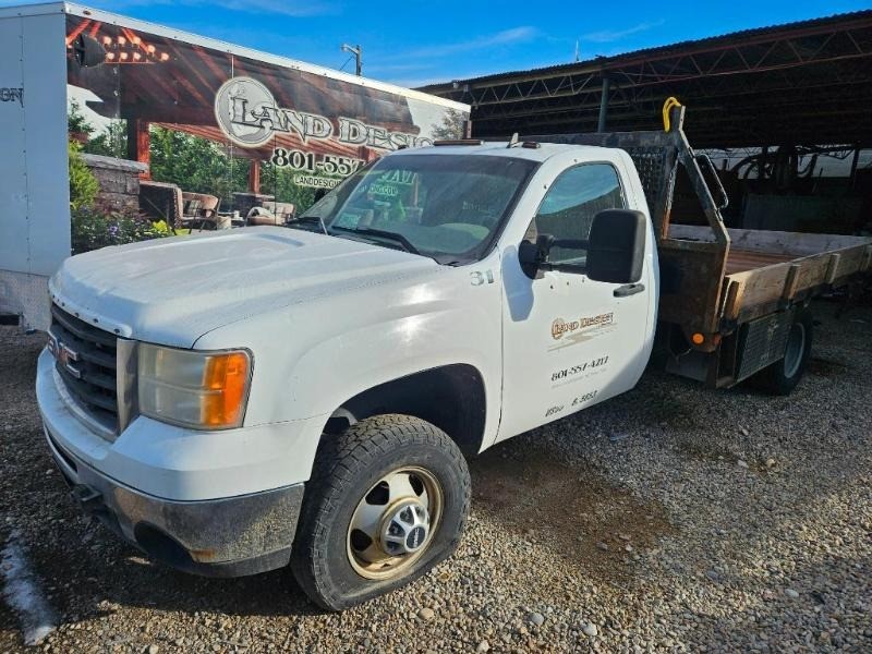 2008 GMC Regular Cab Flatbed Truck/Toolbox, 12' Flatbed, 4x4, Diesel