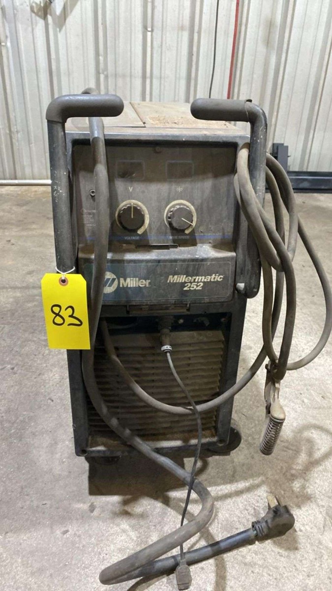 Miller Millermatic 252 MIG Welder, 907321, 250A, 230V, Cart & Regulator, Serial MF360441N