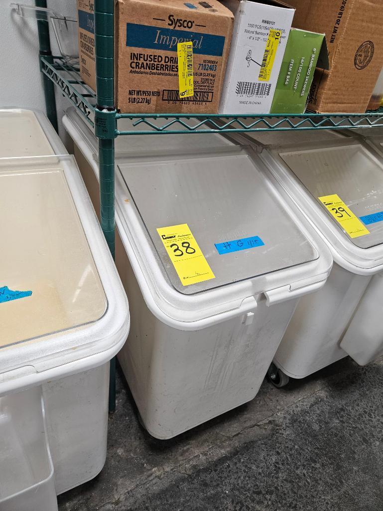 Cambro Plastic Food Storage Bin