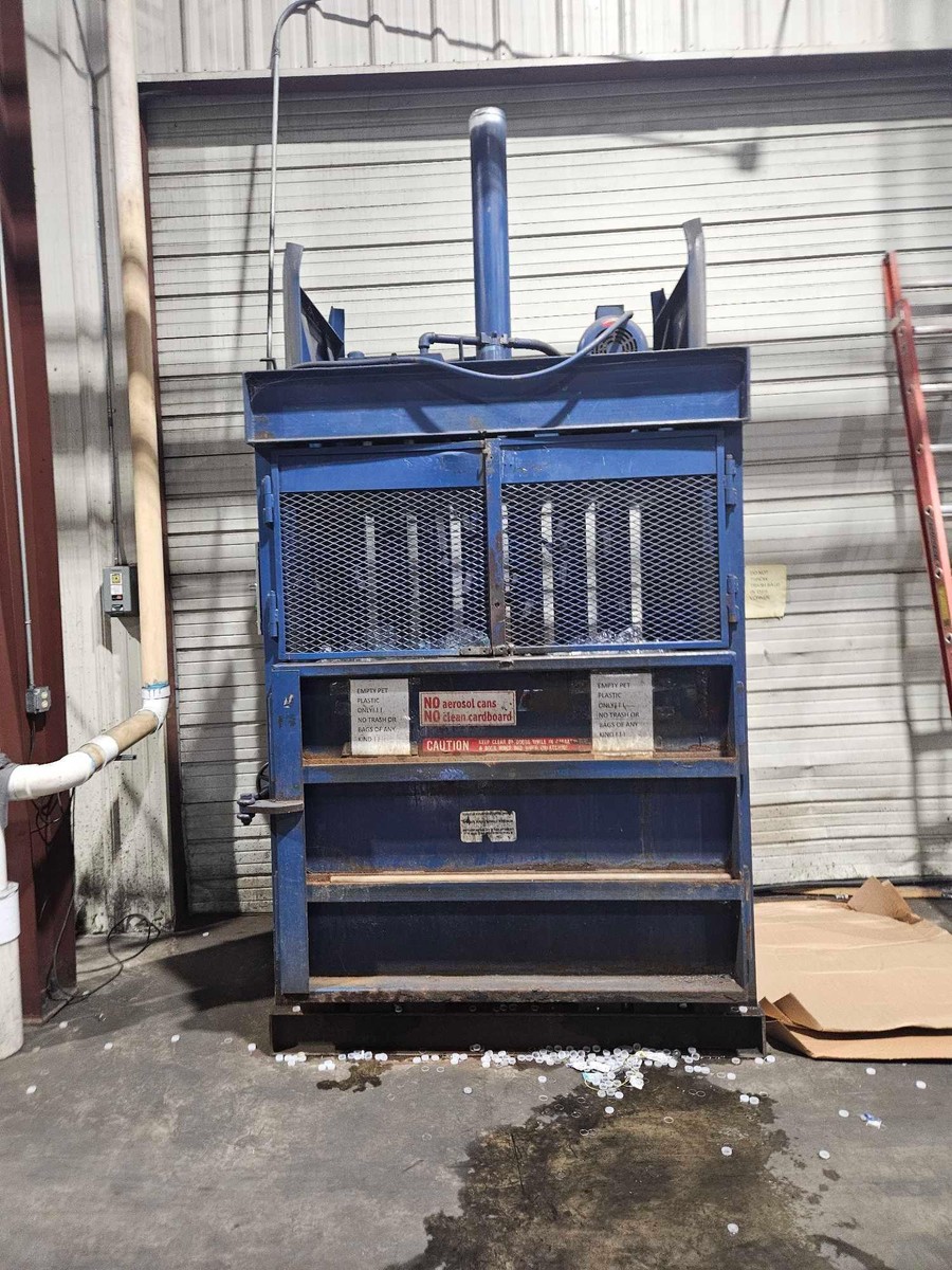 J.V. Manufacturing 60 INT Vertical Baler