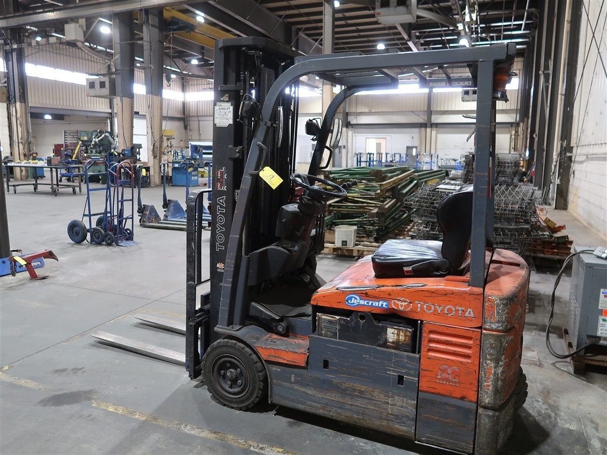 Toyota 7FBEU15 Electric Forklift, 2500 lb