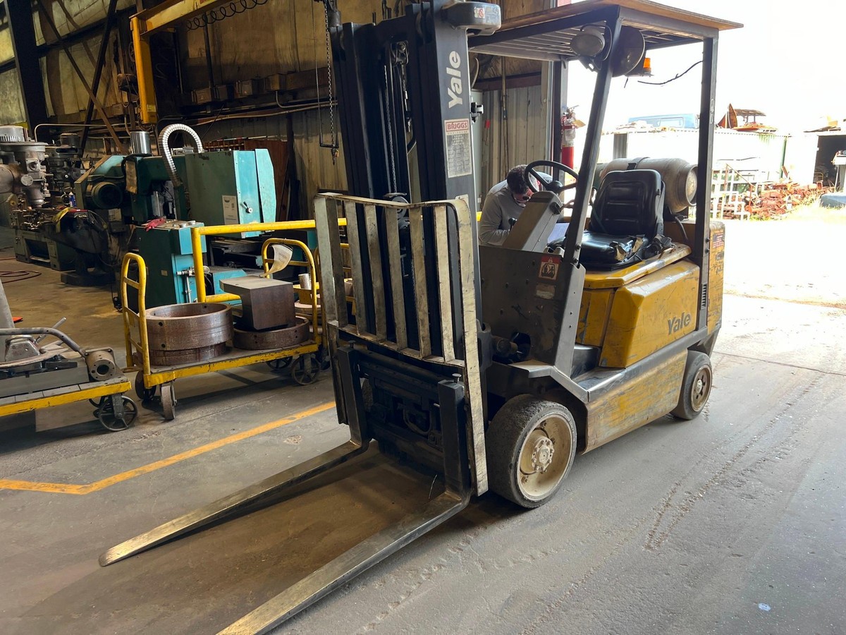 YALE 5000 LB. LP FORKLIFT, MODEL GLC050Z, SERIAL NO. E187V20945A, 8577 HOURS
