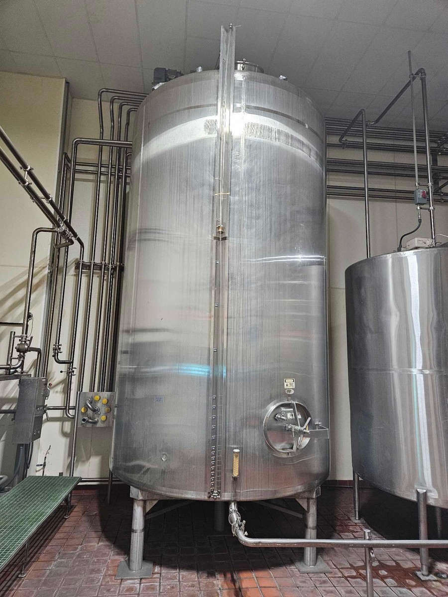 Walker 5000 Gallon Stainless Steel Single Wall Tank