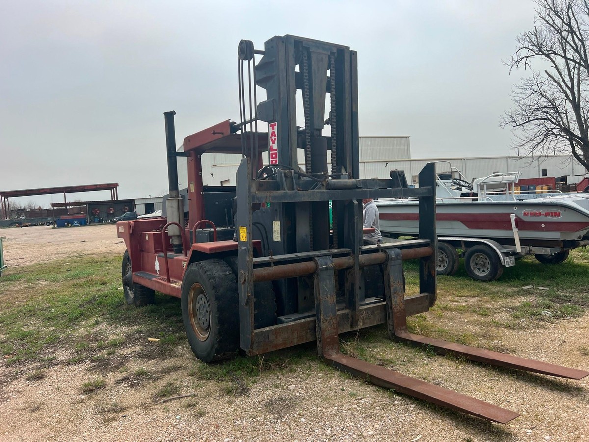 TAYLOR 30,000 LB. CAPACITY DIESEL FORKLIFT, MODEL Y-30, SN 3-68-4392