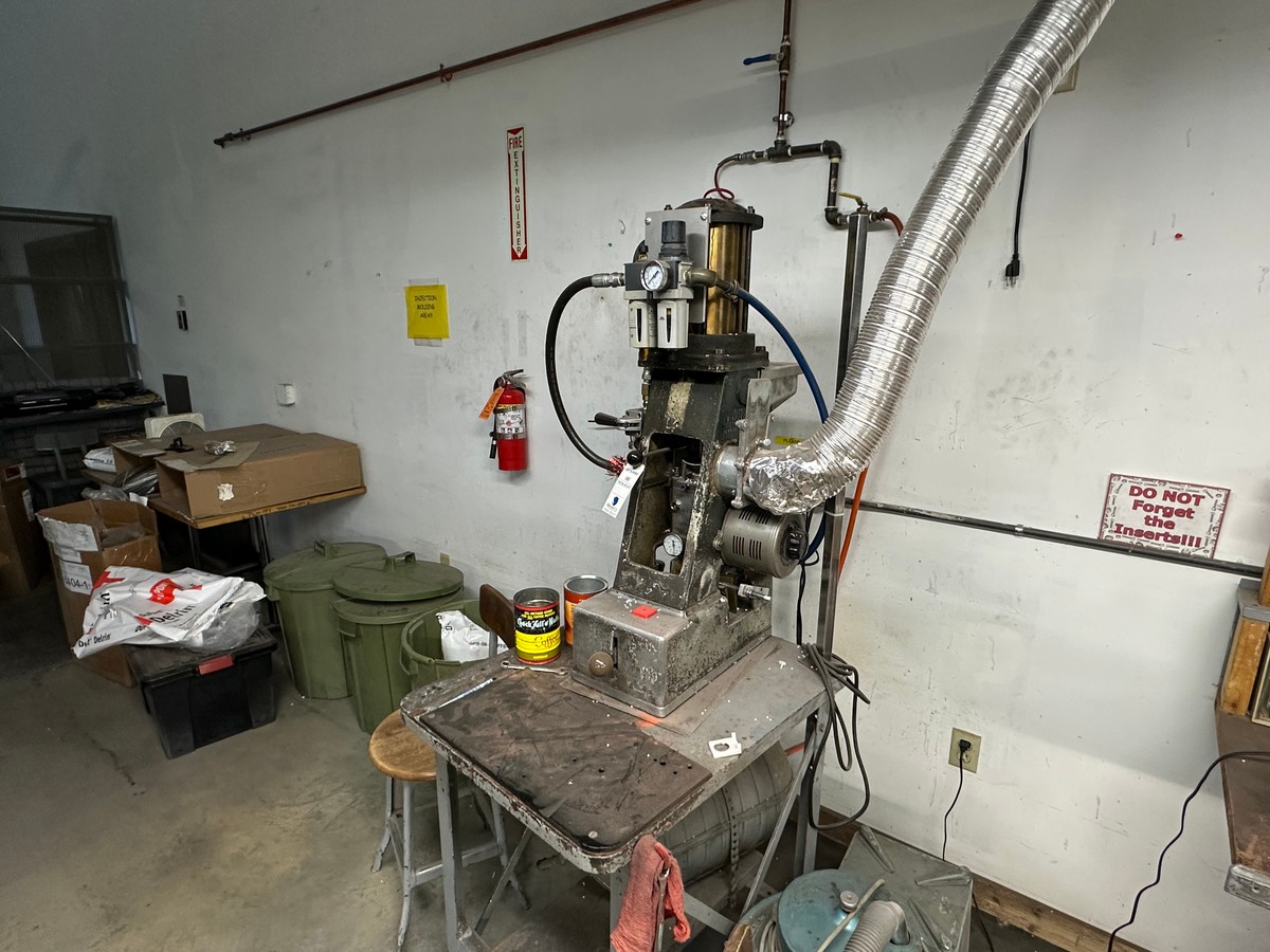 Frohring #146 Mini-Jector With Stand